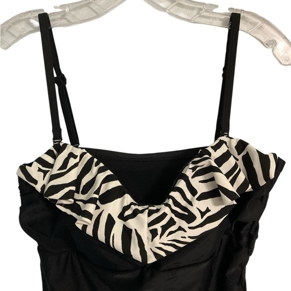 croft & barrow Other - Croft & Barrow zebra ruffle tankini top size 14